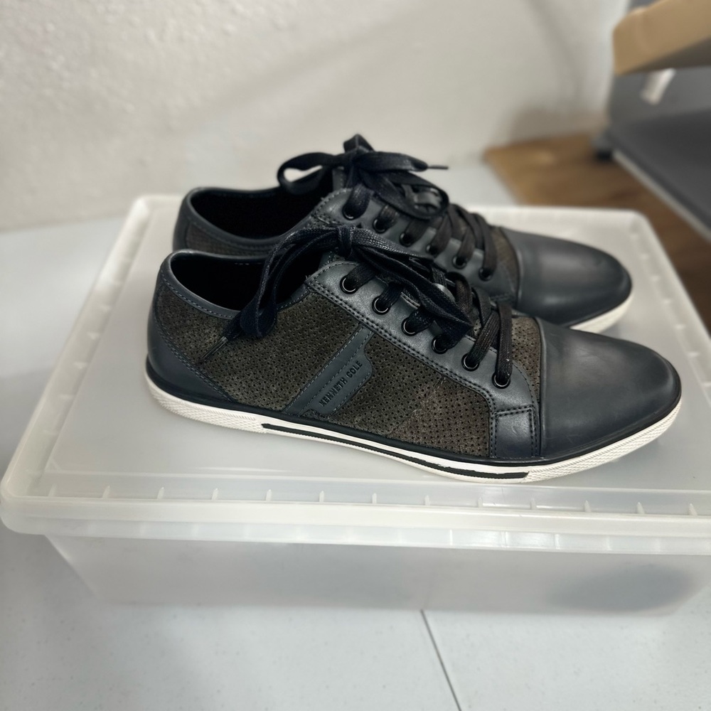 Kenneth Cole casual sneakers men’s size 8